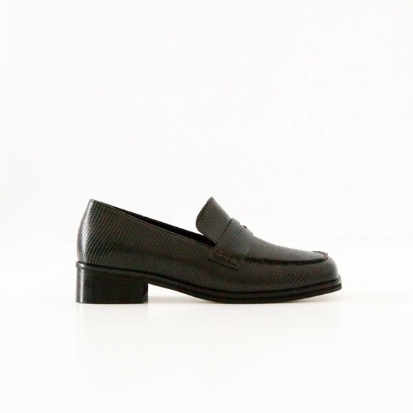 Shop Peche Nelda Loafers - Picture 2 of 2